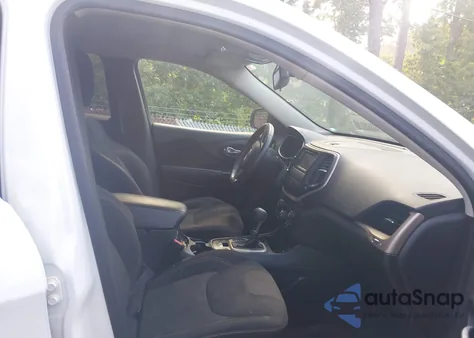 2015 Jeep Cherokee Latitude z USA, uszkodzony, nr VIN 1C4PJLCB7FW712179